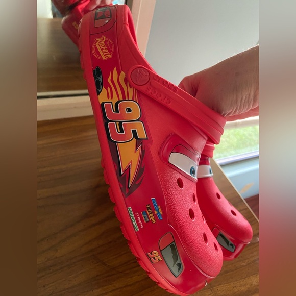 New Crocs X Disney Pixar Cars Lightning McQueen Classic Clogs Size 9M 11W - Picture 5 of 10